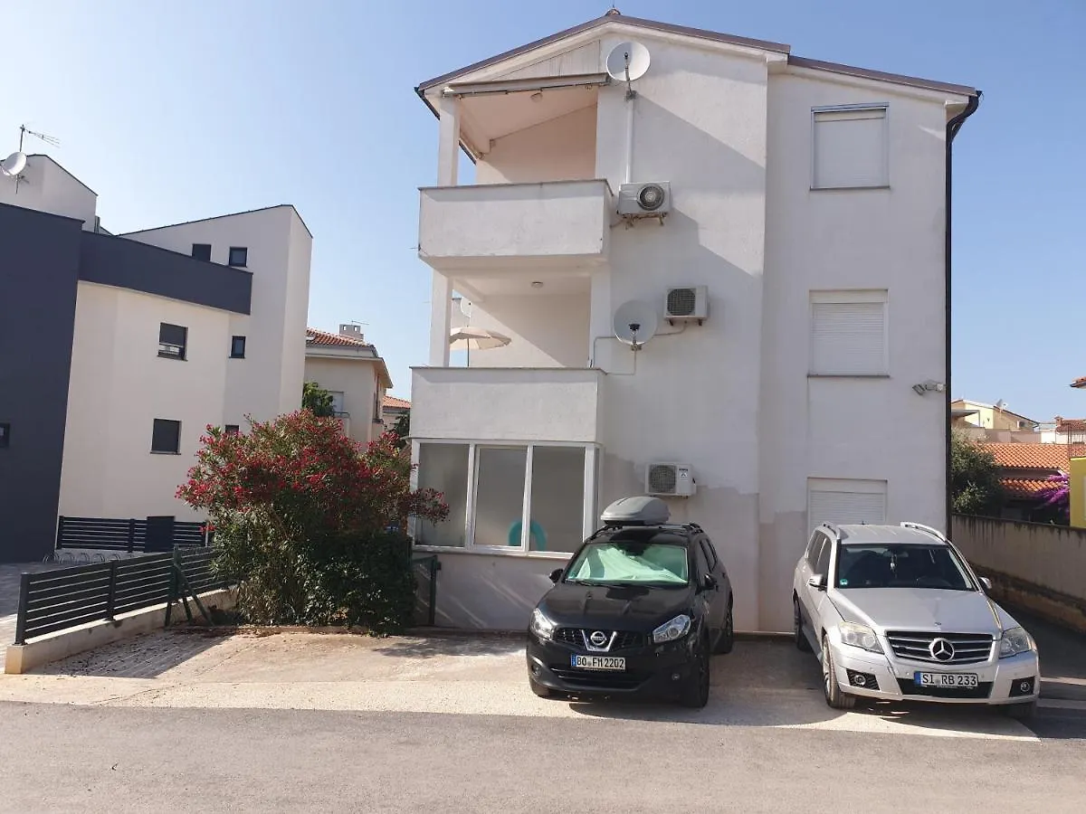 Lilly Apartment, 3 Min Beach, 10 Min Center Medulin 0*,  Croatia